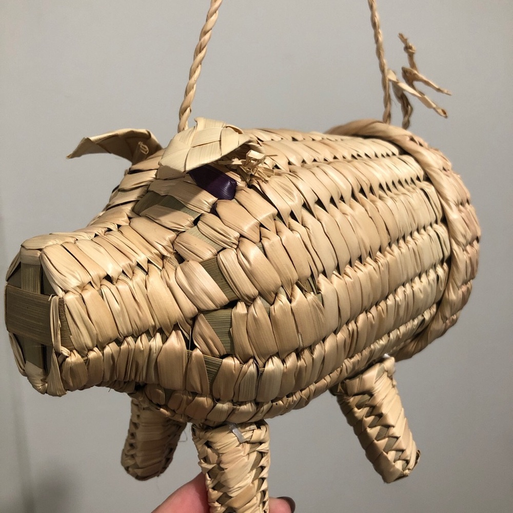 Woven mini pig bag